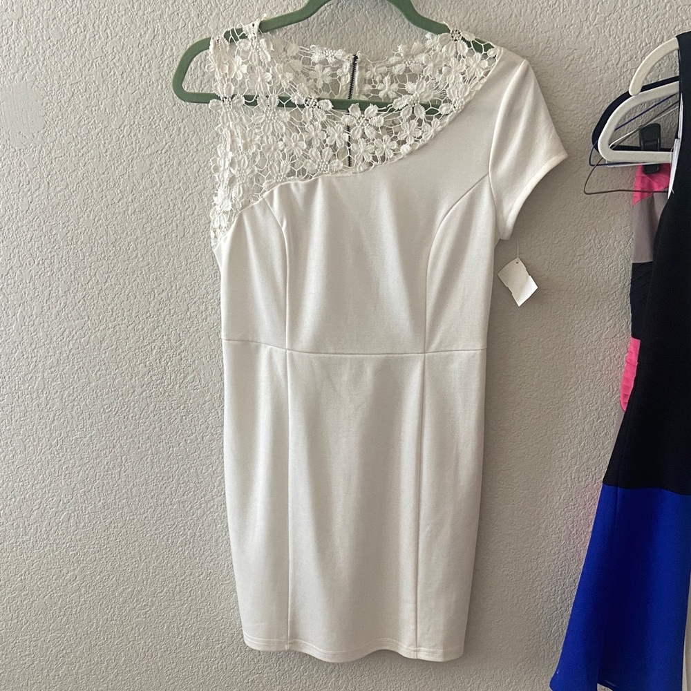 Elegant White Lace Dress